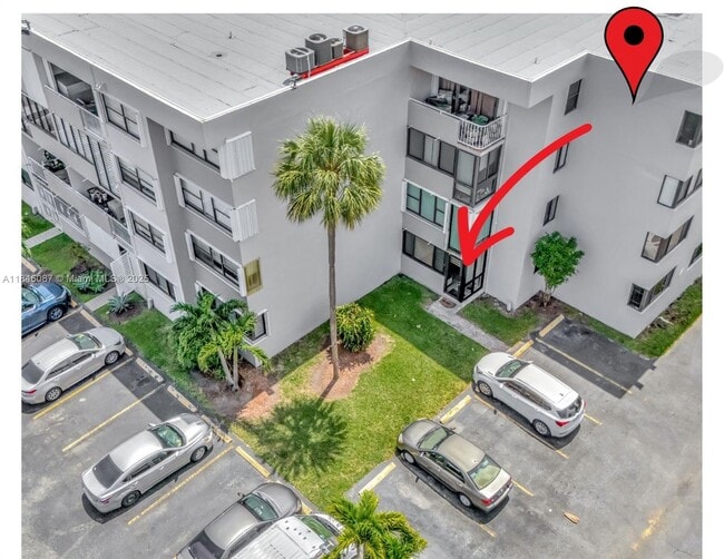 11755 SW 18th St in Miami, FL - Foto de edificio - Building Photo