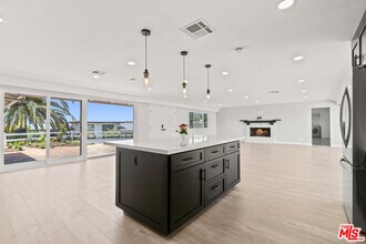 1060 Palisair Pl in Los Angeles, CA - Building Photo - Building Photo