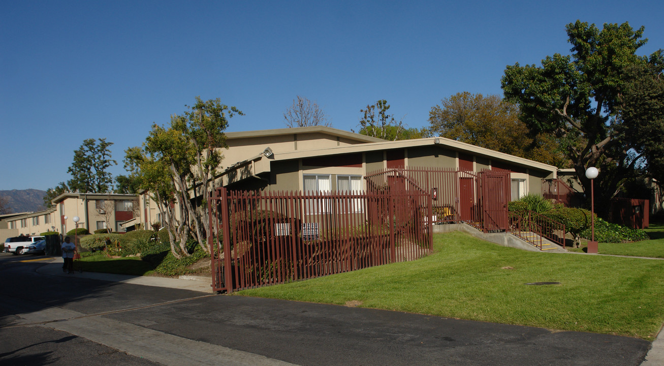 Claremont Village Apartments in Claremont, CA - Building Photo