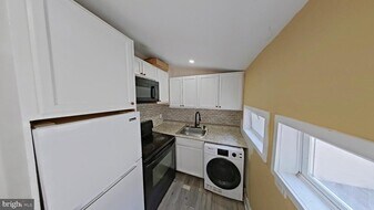 126 N 53rd St in Philadelphia, PA - Building Photo