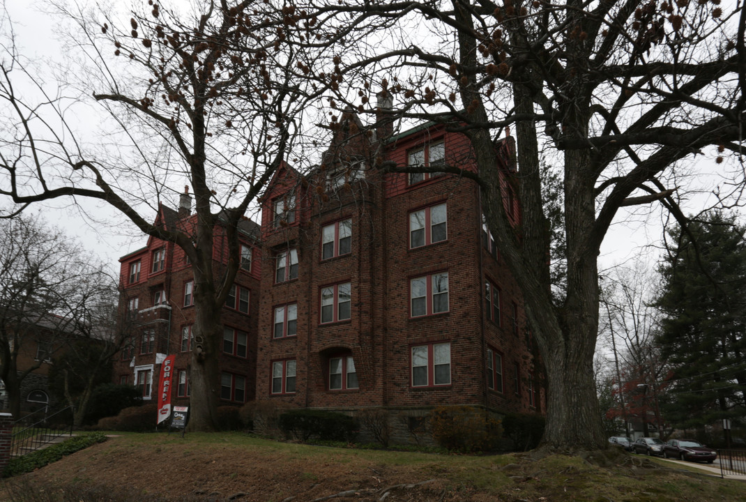 Park Spring Manor in Elkins Park, PA - Foto de edificio