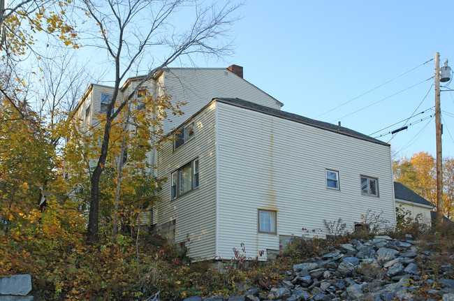 23 Winthrop St in Augusta, ME - Foto de edificio - Building Photo