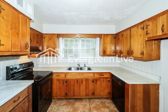 5013 Knight Arnold Rd in Memphis, TN - Building Photo - Building Photo