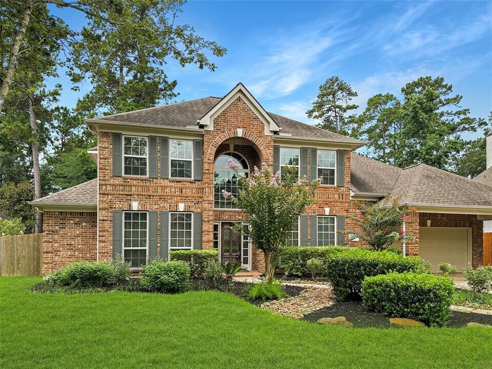 110 W Lansdowne Cir in Spring, TX - Building Photo