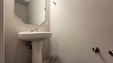404 Ferrule Dr in Kyle, TX - Building Photo - Building Photo