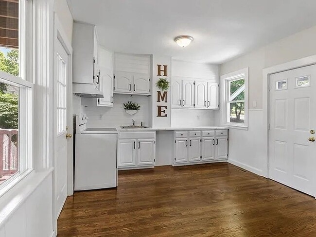 146 Pond St in Weymouth, MA - Building Photo - Building Photo