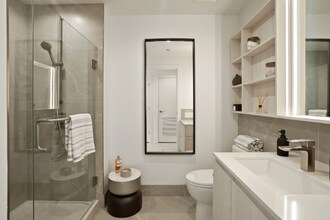 362 N Halsted St in Chicago, IL - Building Photo - Building Photo