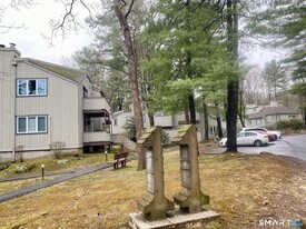 11 Byrne Ct, Unit C2 in Farmington, CT - Building Photo