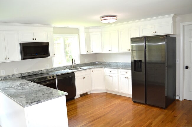 property at 1349 Farmington Ave