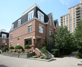 Redpath Townhomes in Toronto, ON - Building Photo - Building Photo