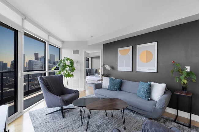 21 Carlton St., Unit SI ID1403796P