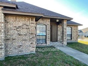 459 Little Valley Ct in Fort Worth, TX - Foto de edificio - Building Photo