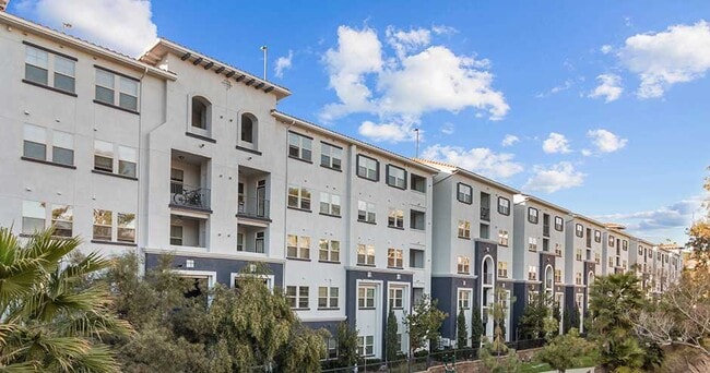 Iconic on Alvarado: Off-Campus Student Housing