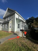 84 W Main St, Unit Apt B in Ware, MA - Building Photo