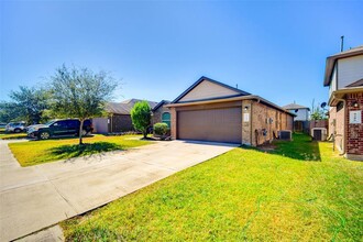 9210 Rustling Manor Ln in Richmond, TX - Building Photo - Building Photo