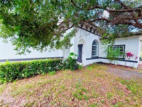 3465 Everglades Blvd N in Naples, FL - Building Photo - Building Photo