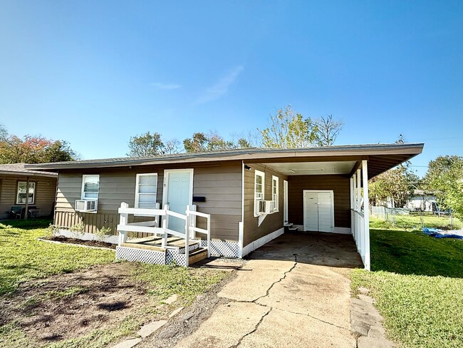 property at 119 Oak Dr