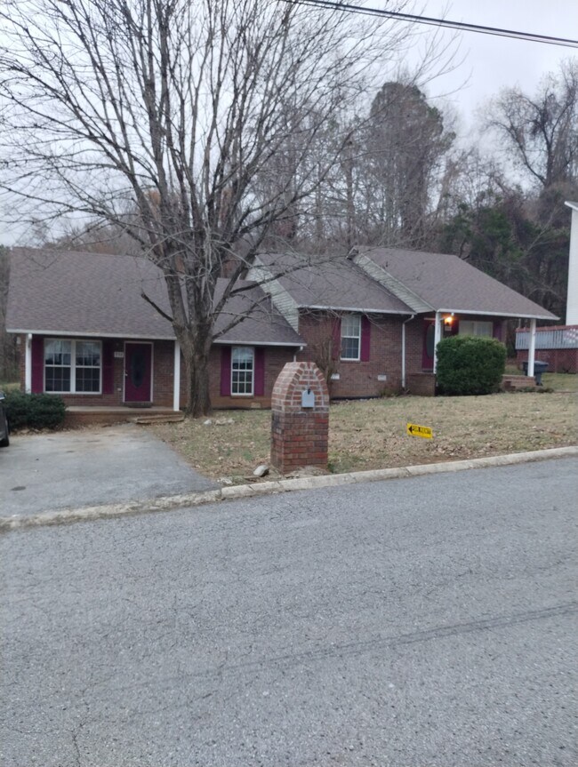 942 Nottingham Dr Rentals in Cookeville, TN