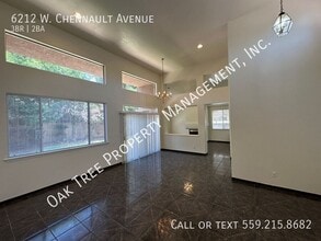 6212 W Chennault Ave in Fresno, CA - Building Photo - Building Photo
