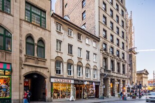 78-82 Rue Notre-Dame O in Montréal, QC - Building Photo