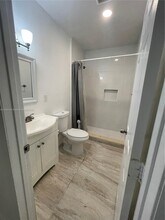 5921 SW 62nd St in South Miami, FL - Building Photo - Building Photo