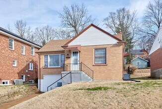 7361 Melrose Ave in University City, MO - Building Photo - Building Photo