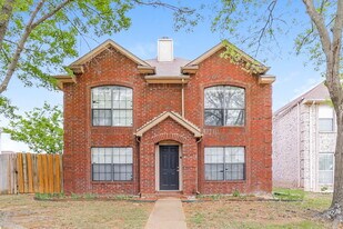 1711 Bluffview Dr in Balch Springs, TX - Building Photo