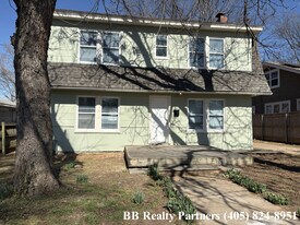 2011 E 12th Pl in Tulsa, OK - Building Photo