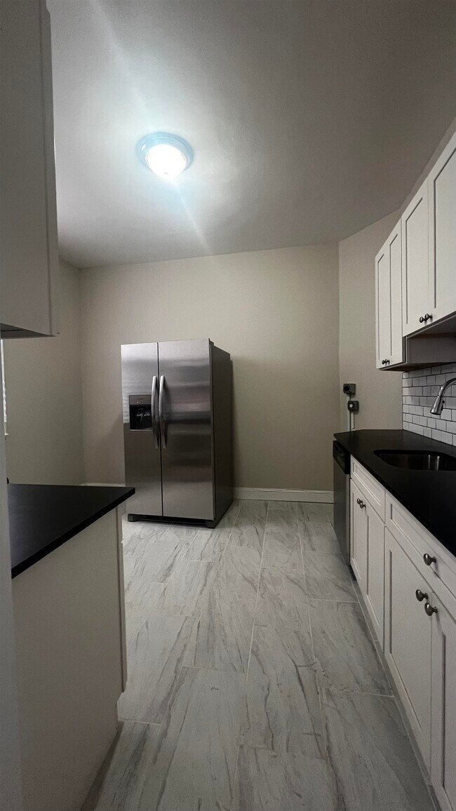 516 Monastery Pl in Union City, NJ - Building Photo - Building Photo