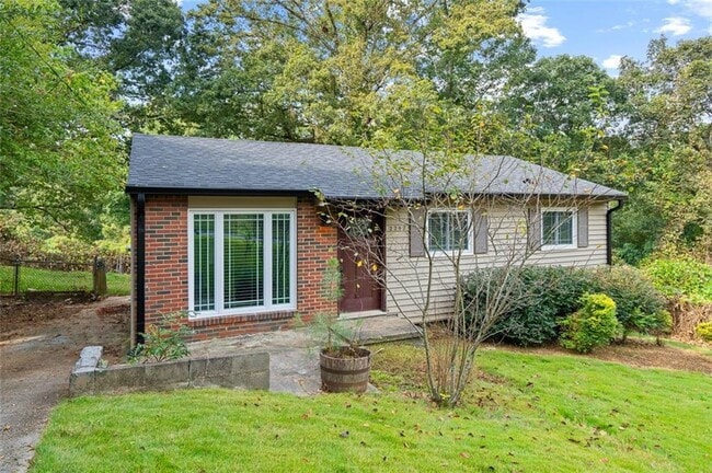 2262 Ajax Dr NW in Atlanta, GA - Building Photo - Building Photo