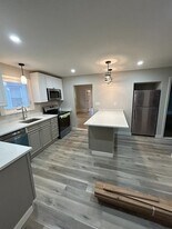 13 Gladstone St in Everett, MA - Building Photo