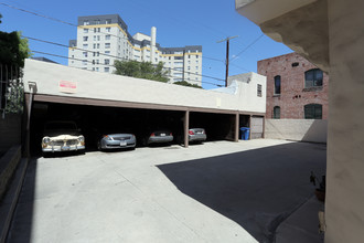 365 S Cochran Ave in Los Angeles, CA - Building Photo - Building Photo