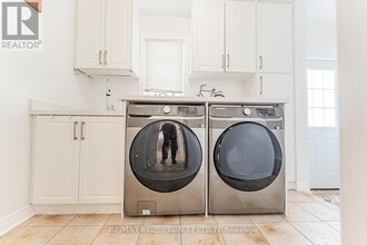 65 Falling River Dr in Richmond Hill, ON - Building Photo - Building Photo