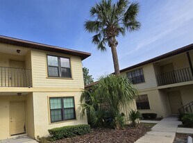 6400 NW 106th Pl in Alachua, FL - Building Photo