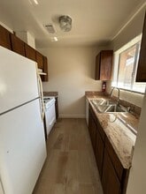 954 Greenfield Ave in Hanford, CA - Building Photo - Building Photo