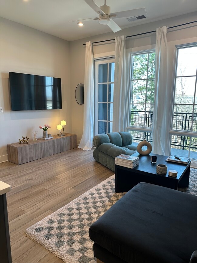 1296 Longreen Ter NW, Unit #7 in Atlanta, GA - Building Photo - Building Photo