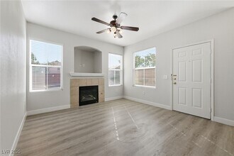 10001 Peace Way in Las Vegas, NV - Building Photo - Building Photo