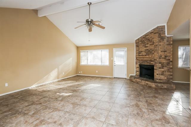 6417 Peggy Dr in Fort Worth, TX - Foto de edificio - Building Photo