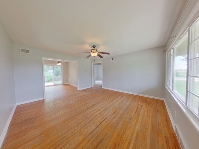 5944 E Kinkaid St in Wichita, KS - Building Photo - Building Photo