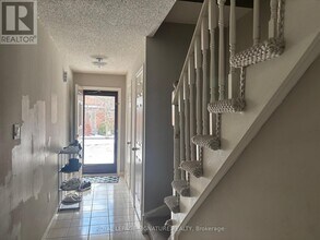 550 Steddick Ct in Mississauga, ON - Building Photo - Building Photo