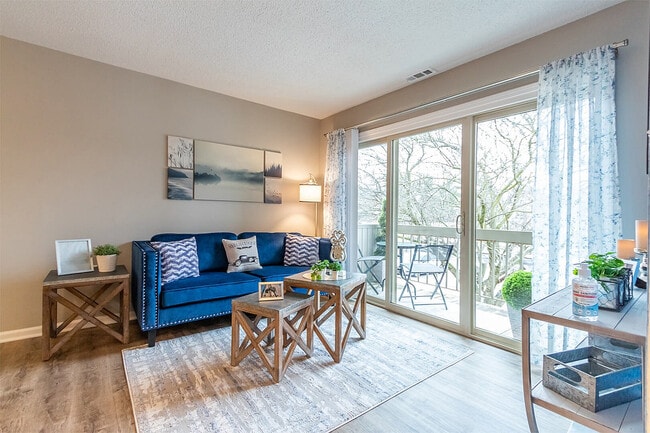 Ridgewood Apartments in Ypsilanti, MI - Foto de edificio - Building Photo