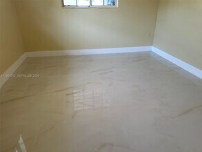 1655 NW 116th St in Miami, FL - Building Photo - Building Photo