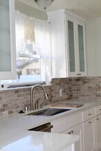 67 Windsor Ln in Sierra Madre, CA - Foto de edificio - Building Photo