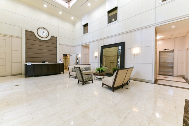 18 Holmes Ave in Toronto, ON - Building Photo - Building Photo