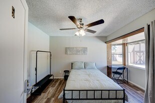 5124 W Harmont Dr in Glendale, AZ - Building Photo