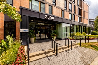 Les Appartements Square Angus in Montréal, QC - Building Photo - Building Photo