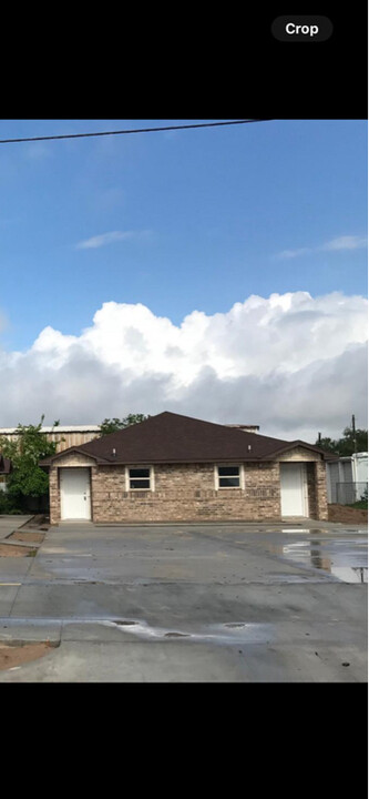 1909 Kelly St in Harlingen, TX - Building Photo