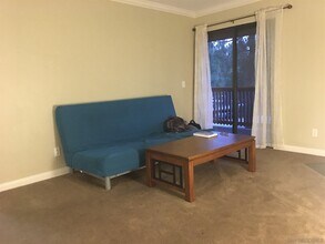 12043 Alta Carmel Ct in San Diego, CA - Building Photo - Building Photo