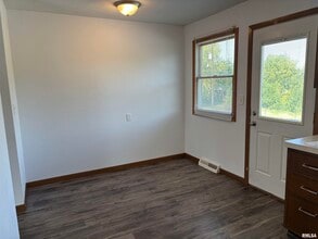 1642 W George Washington Blvd in Davenport, IA - Building Photo - Building Photo