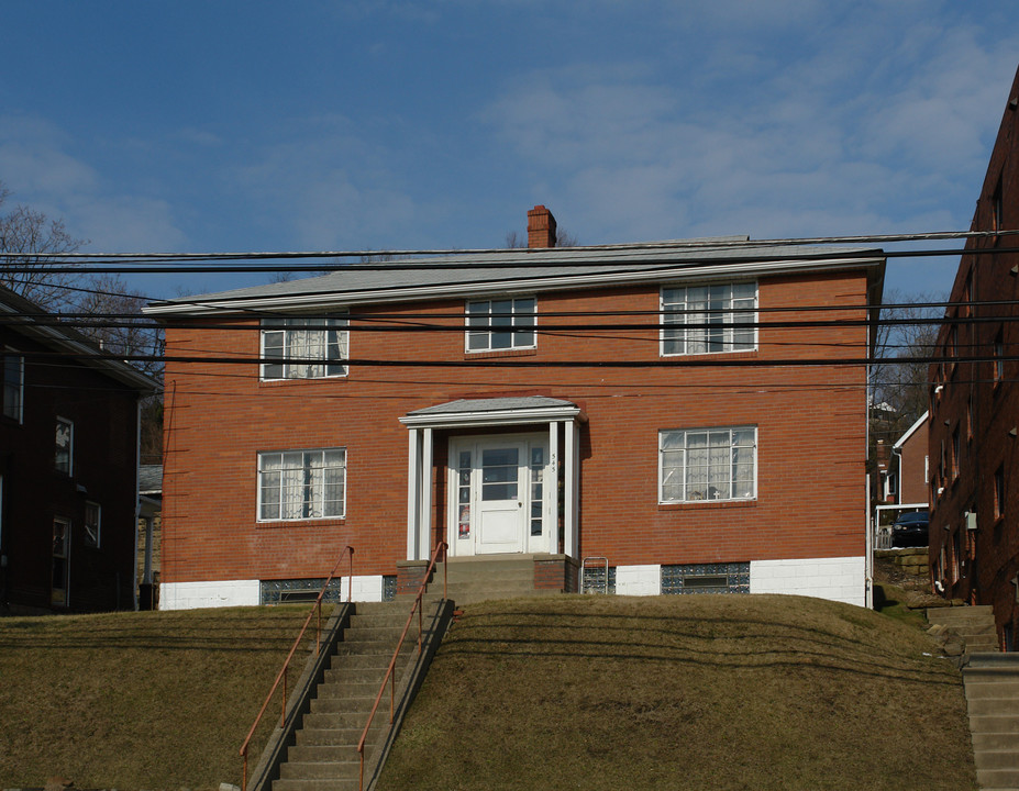 545 Freeport Rd in Pittsburgh, PA - Building Photo